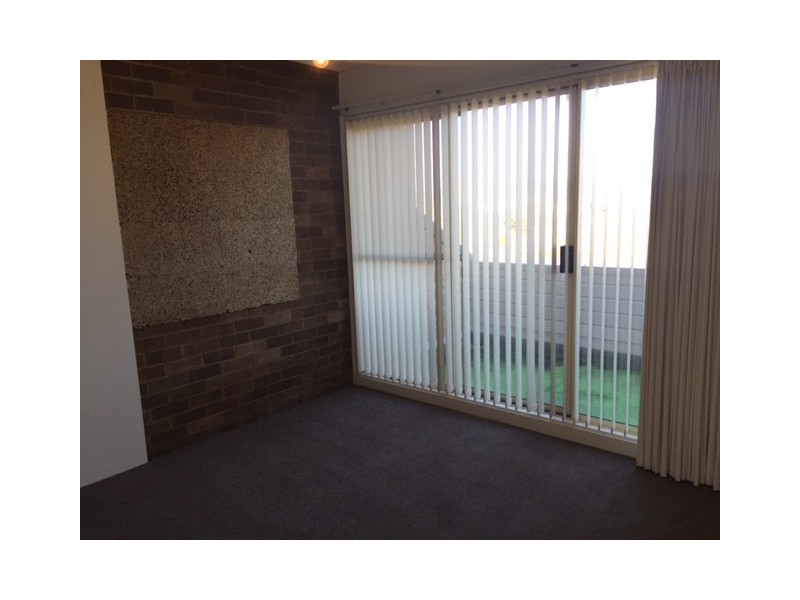 8/1 Garran Place, Garran ACT 2605