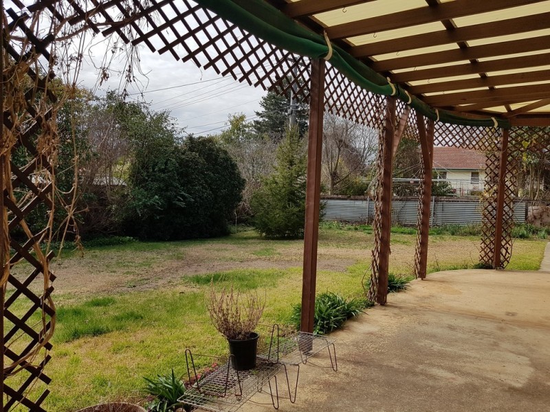 67 Stradbroke Street, Deakin ACT 2600