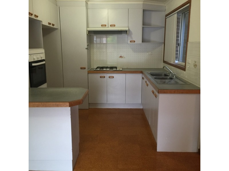 13 Ringrose Crescent, Isaacs ACT 2607