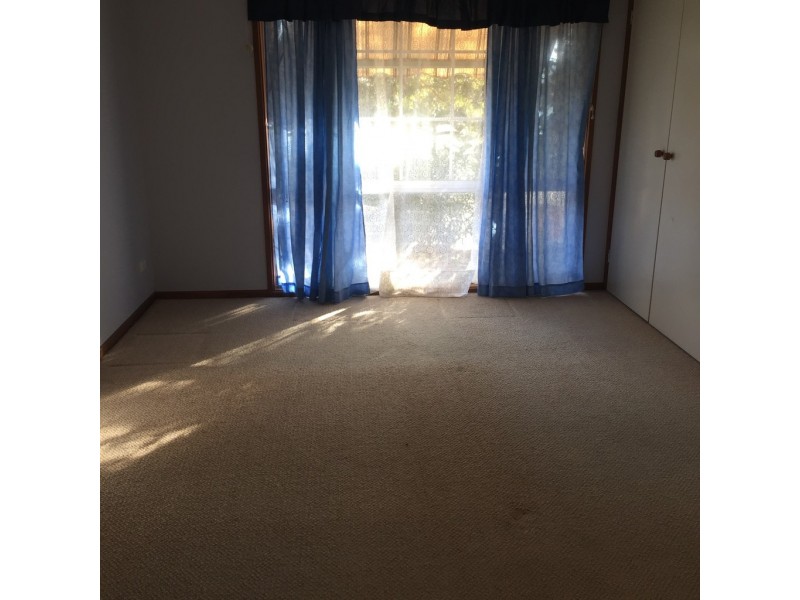 13 Ringrose Crescent, Isaacs ACT 2607