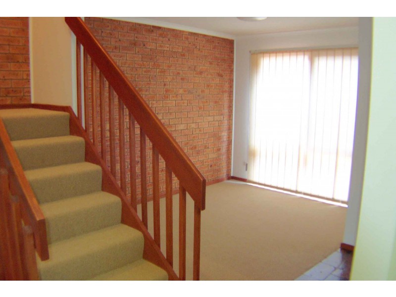 9 Rowe Place, Phillip ACT 2606