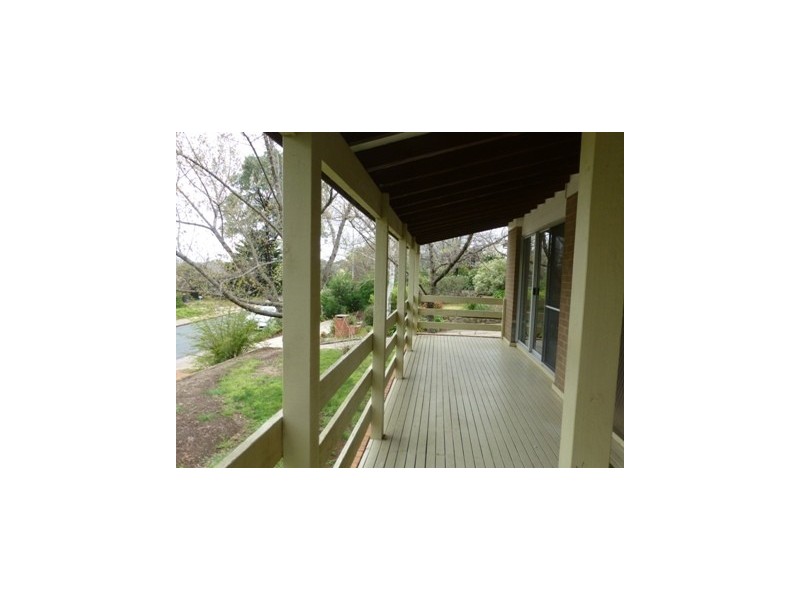 6 Gruner Street, Weston ACT 2611