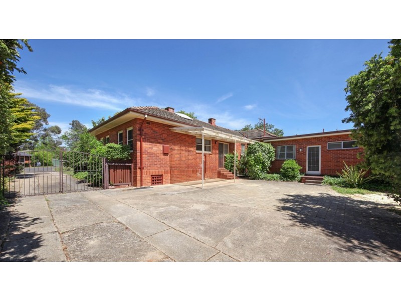 17 Lindsay Street, Narrabundah ACT 2604