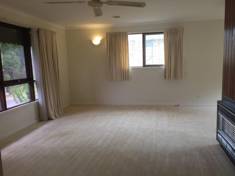 27 Deloraine Street, Lyons ACT 2606