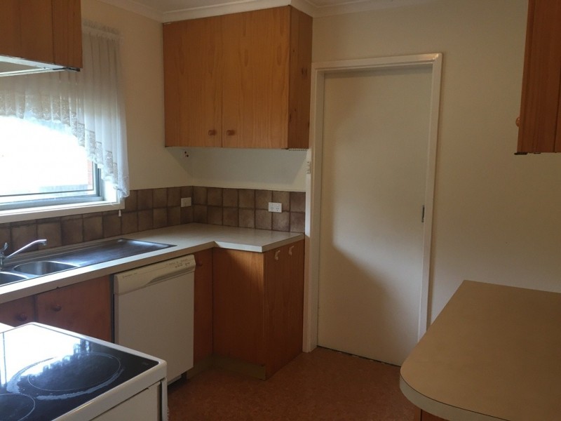 27 Deloraine Street, Lyons ACT 2606