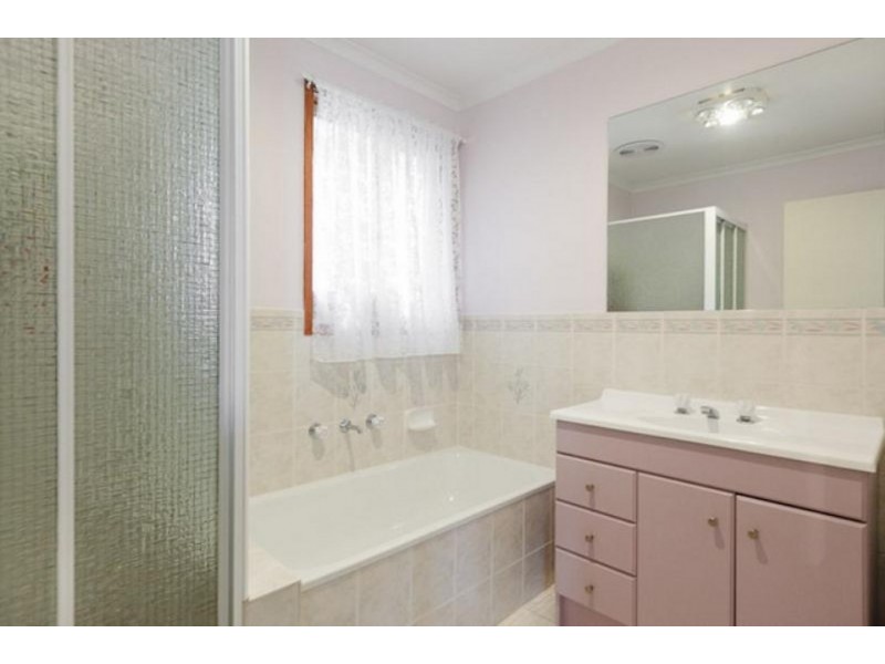 15 Mathews Place, Banks ACT 2906