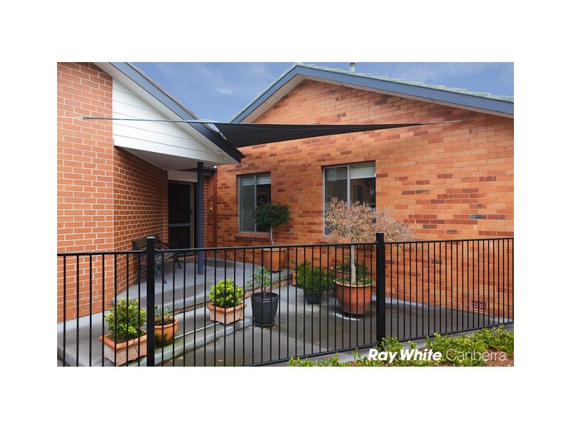 1/116 Eggleston Crescent, Chifley ACT 2606