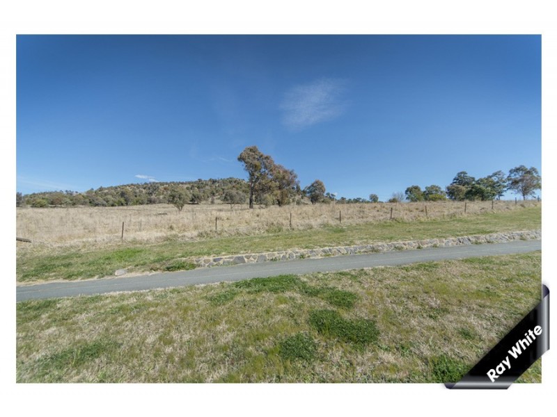 221 Namatjira Drive, Fisher ACT 2611