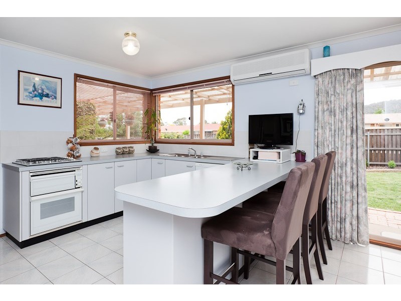 14 Snow Gum Place, Jerrabomberra NSW 2619