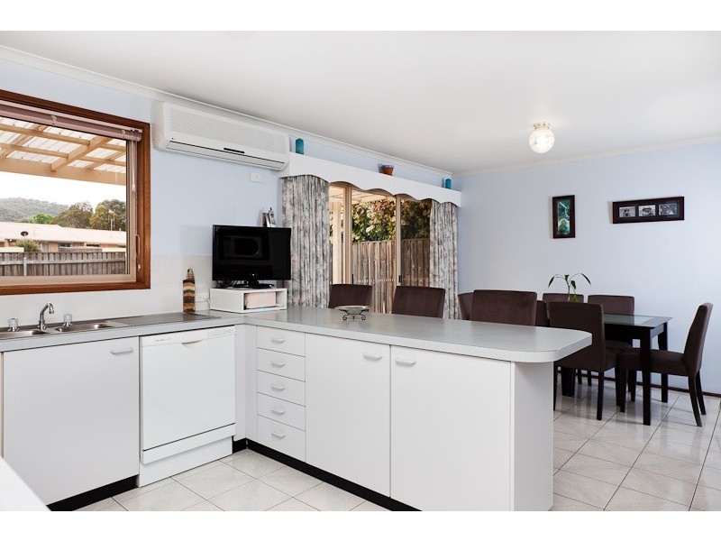 14 Snow Gum Place, Jerrabomberra NSW 2619