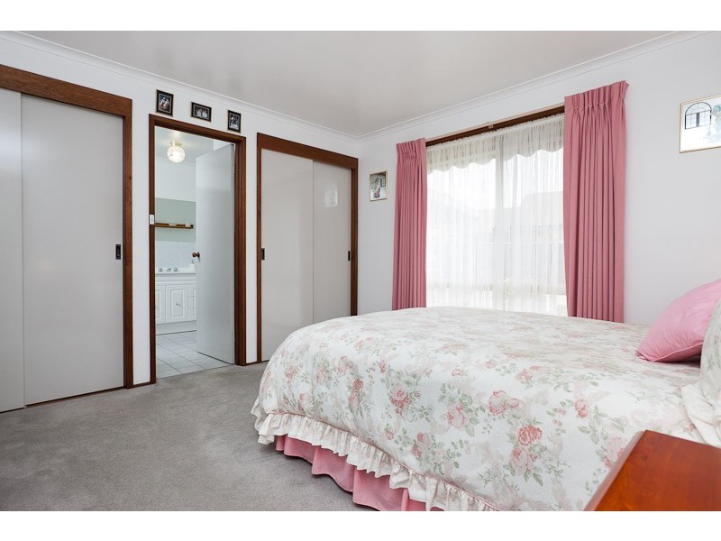 14 Snow Gum Place, Jerrabomberra NSW 2619