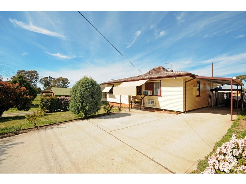 8 Boronia Crescent, Queanbeyan NSW 2620