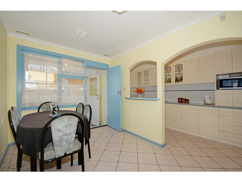 8 Boronia Crescent, Queanbeyan NSW 2620