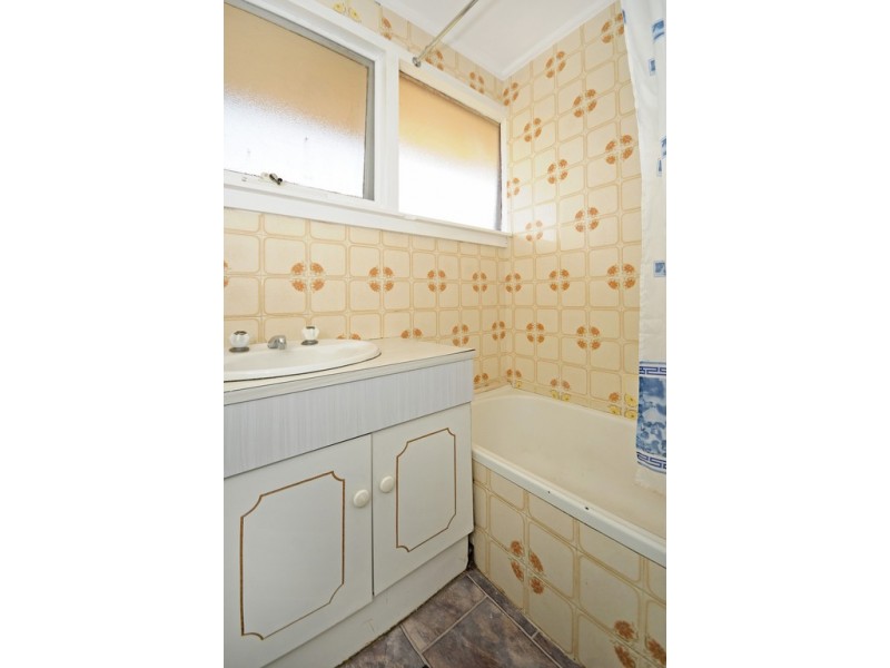 8 Boronia Crescent, Queanbeyan NSW 2620