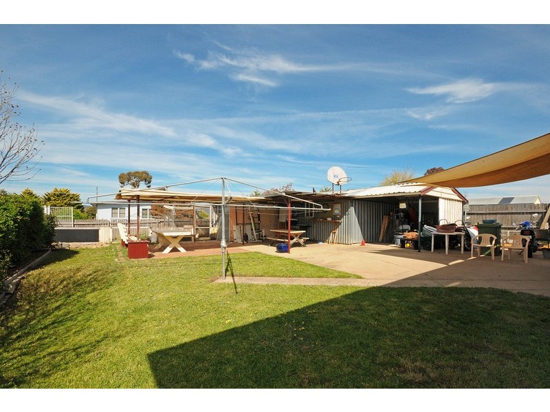 8 Boronia Crescent, Queanbeyan NSW 2620