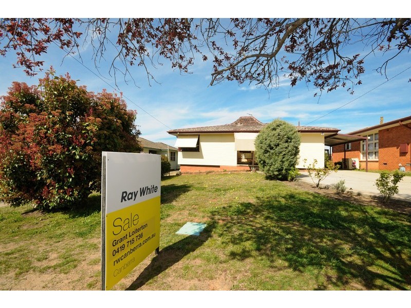 8 Boronia Crescent, Queanbeyan NSW 2620