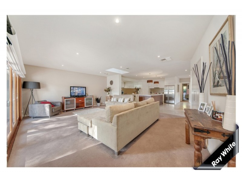 13 Hodgson Crescent, Pearce ACT 2607