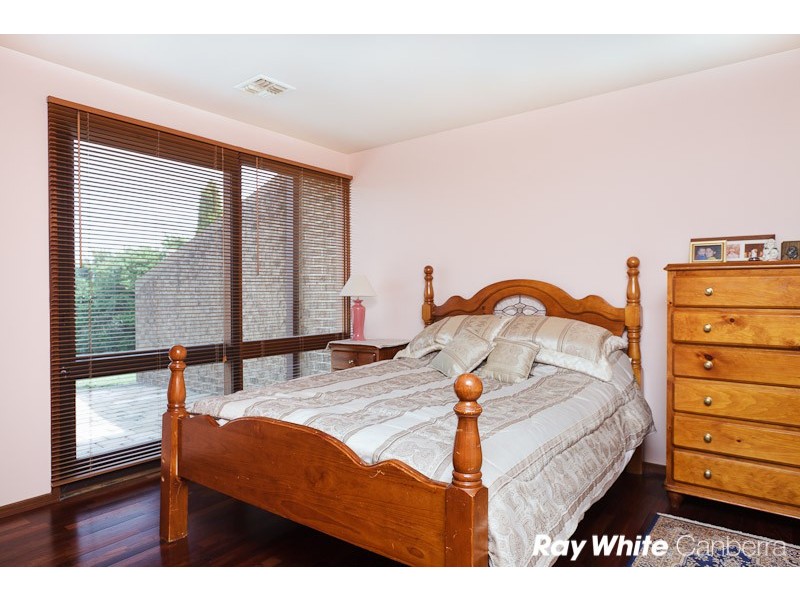 18 Crampton Place, Fadden ACT 2904