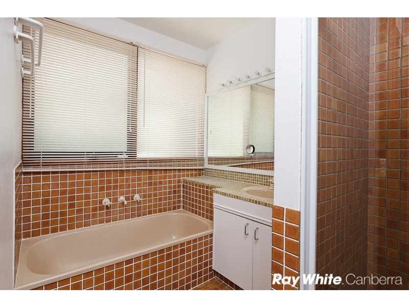 18 Crampton Place, Fadden ACT 2904