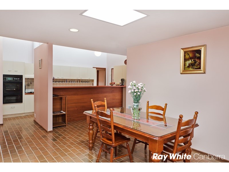 18 Crampton Place, Fadden ACT 2904