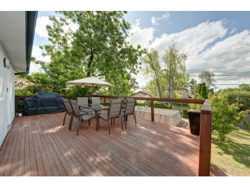 12 Leane Street, Hughes ACT 2605