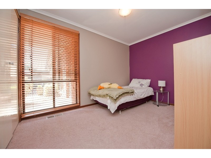 17 Meston Place, Fadden ACT 2904