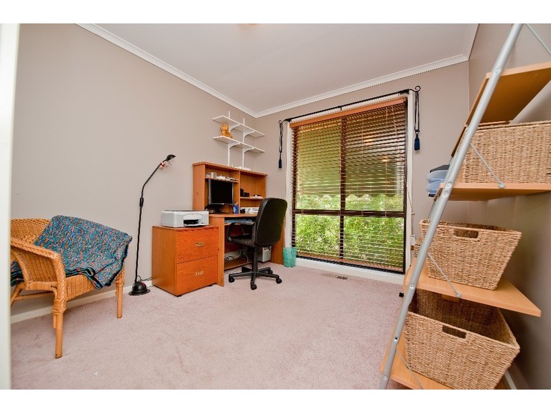 17 Meston Place, Fadden ACT 2904