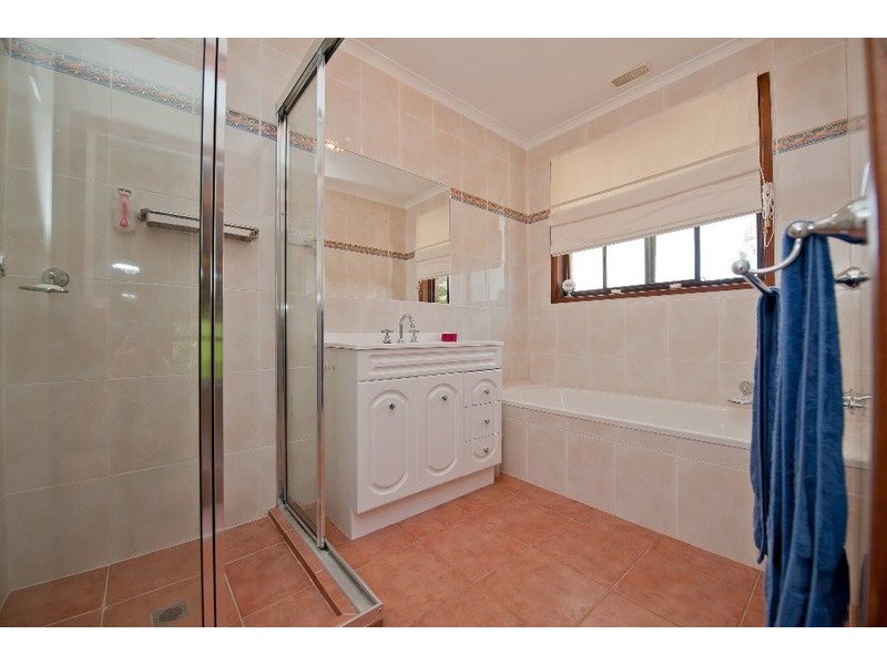 17 Meston Place, Fadden ACT 2904