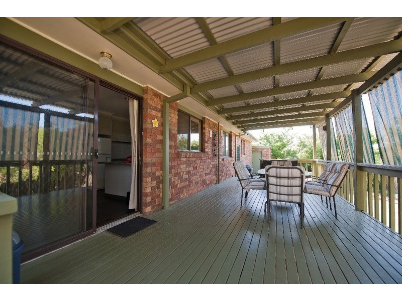 17 Meston Place, Fadden ACT 2904