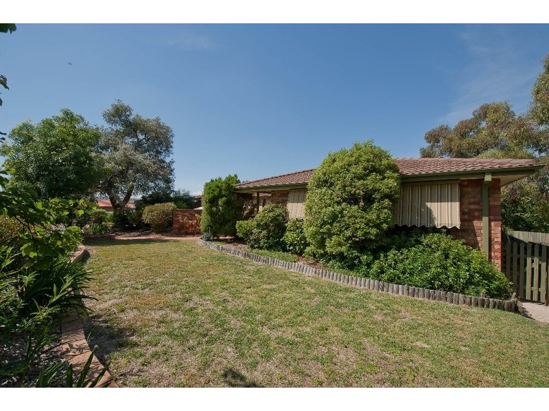 17 Meston Place, Fadden ACT 2904
