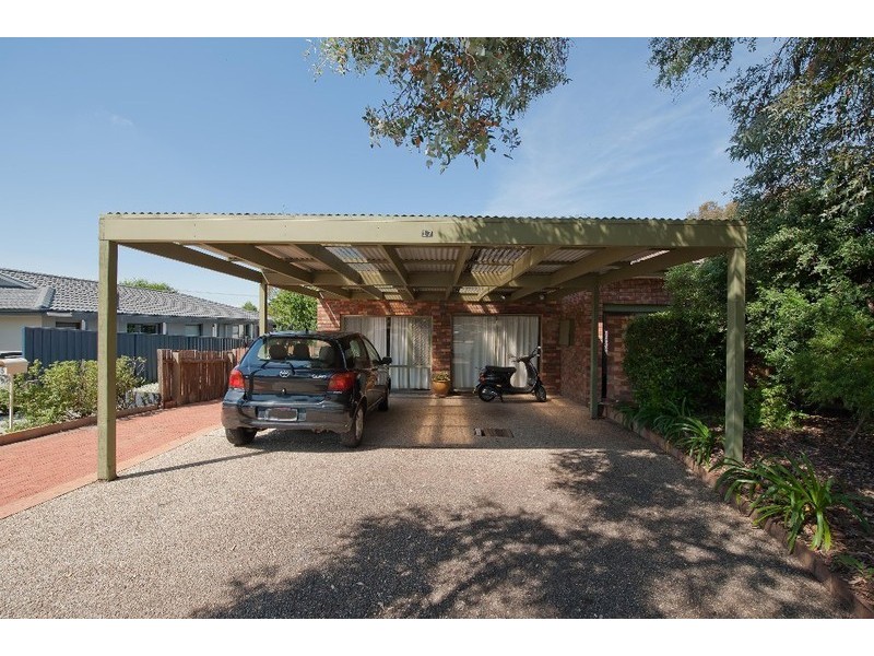 17 Meston Place, Fadden ACT 2904