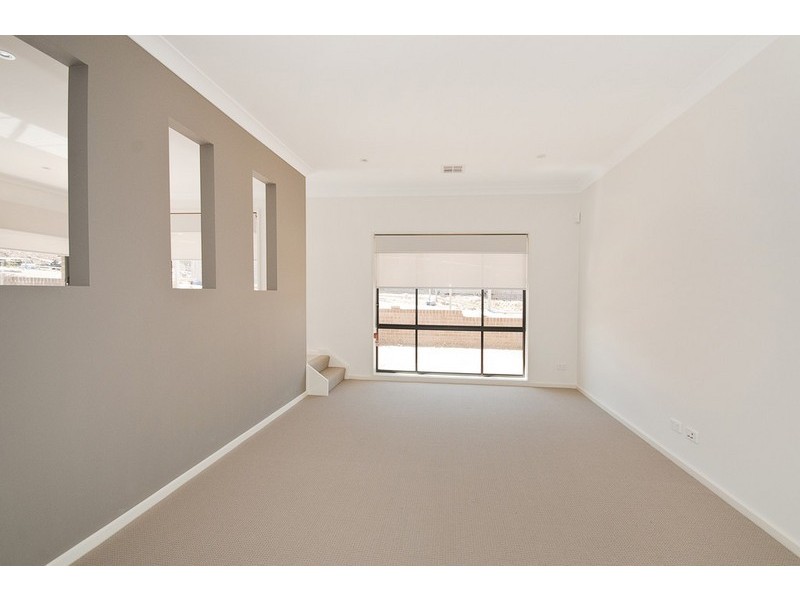 15 Renfree Street, Casey ACT 2913