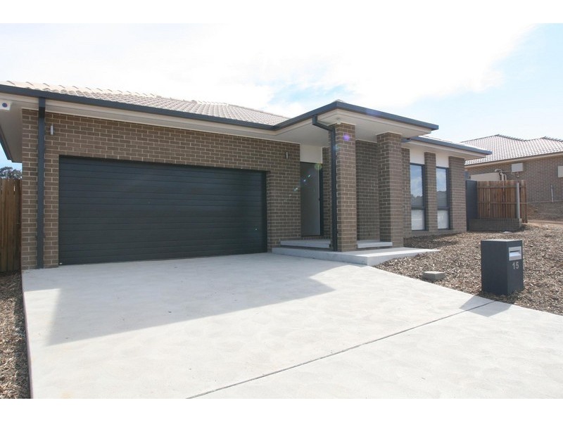 15 Renfree Street, Casey ACT 2913