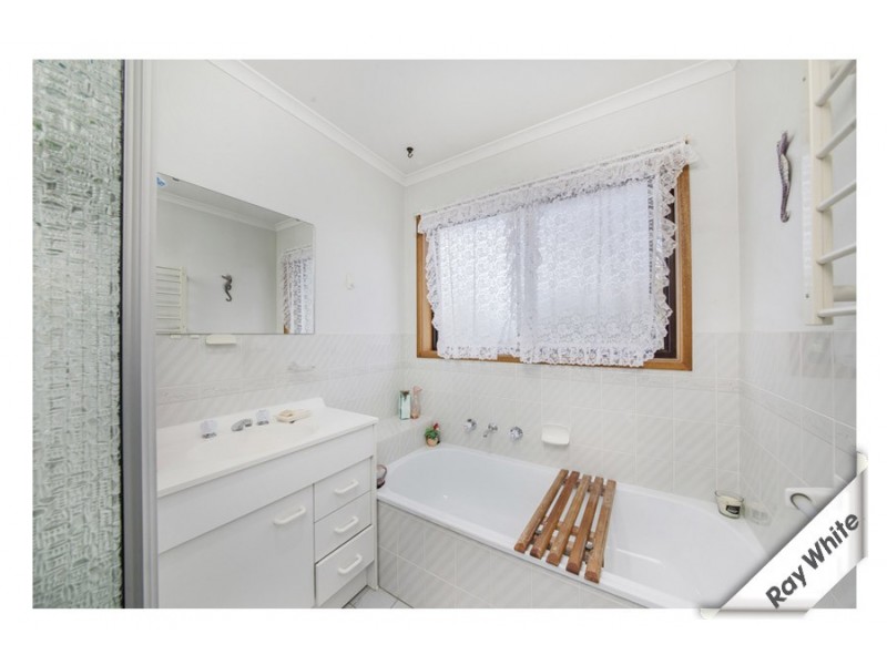 32 Builder Crescent, Theodore ACT 2905