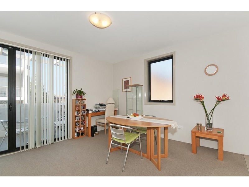 9/3A Stornaway Road, Queanbeyan NSW 2620