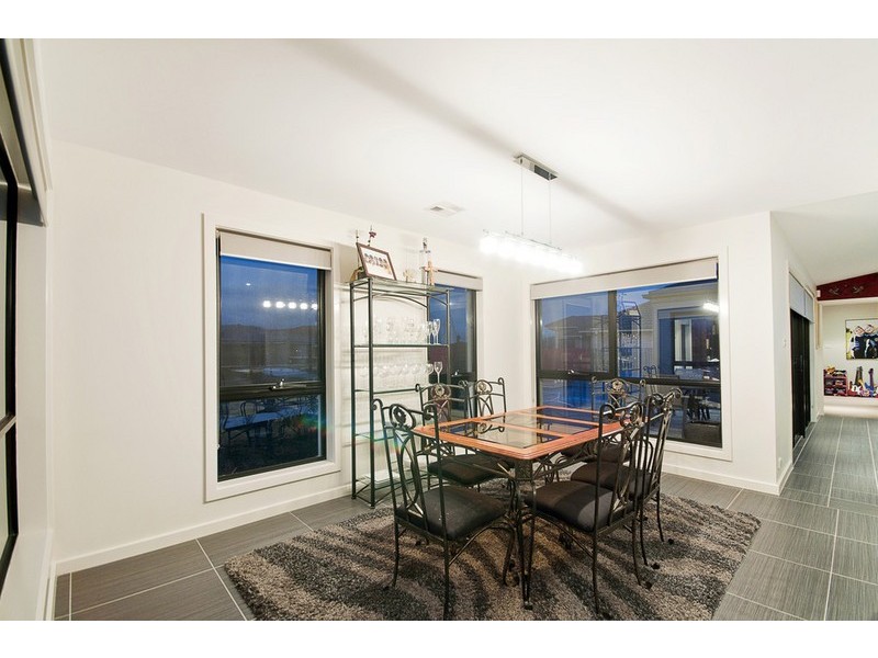 18 Gavin Long Street, Franklin ACT 2913