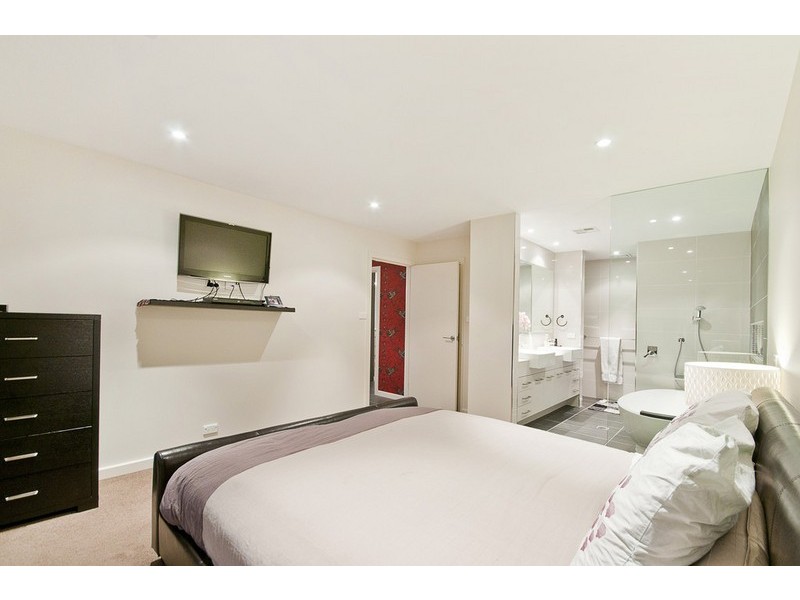 18 Gavin Long Street, Franklin ACT 2913