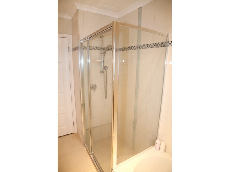 54 Calder Crescent, Holder ACT 2611