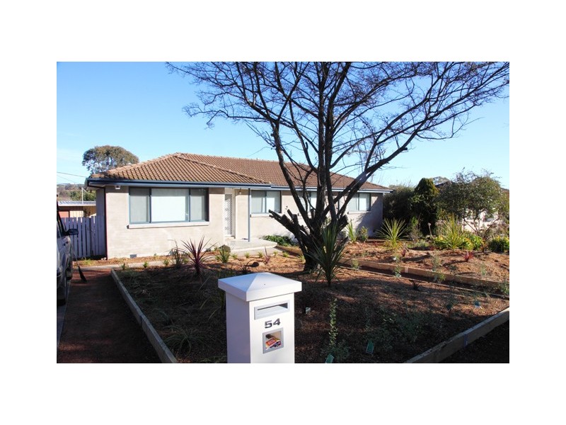 54 Calder Crescent, Holder ACT 2611