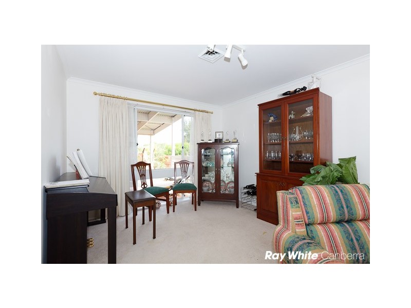 37 Rowntree Crescent, Isaacs ACT 2607