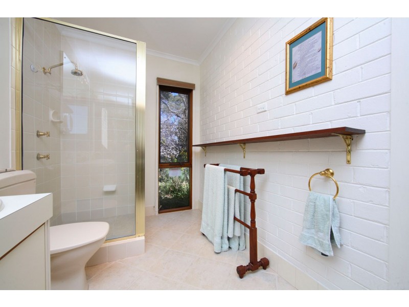 21 Logan Street, Narrabundah ACT 2604