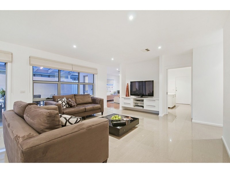 10 Whitington Street, Franklin ACT 2913