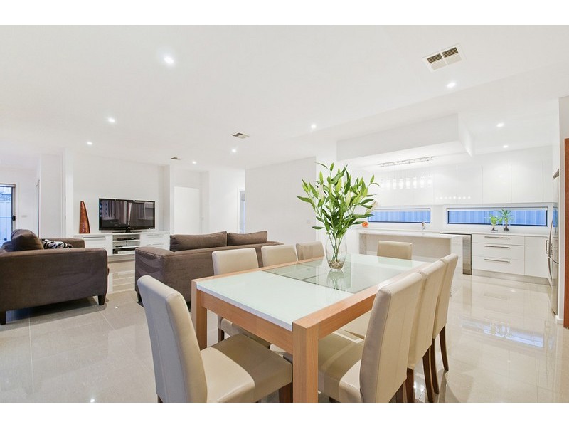 10 Whitington Street, Franklin ACT 2913