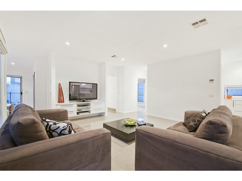 10 Whitington Street, Franklin ACT 2913