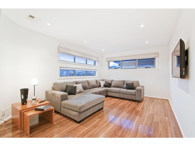 10 Whitington Street, Franklin ACT 2913