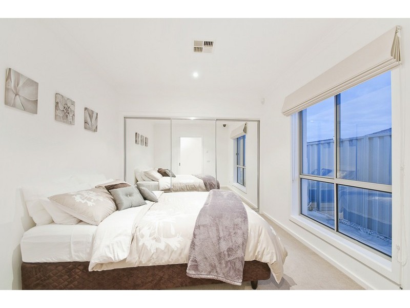 10 Whitington Street, Franklin ACT 2913