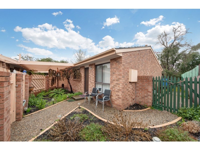 65A and 65B Pennington Crescent, Calwell ACT 2905