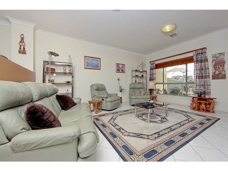 32/131 Britten Jones Drive, Holt ACT 2615