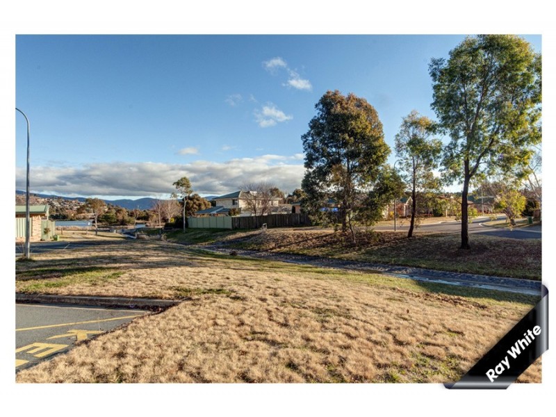 18 Larkin Close, Gordon ACT 2906