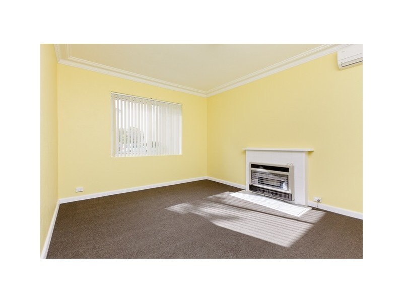 17 Crest Road, Crestwood NSW 2620